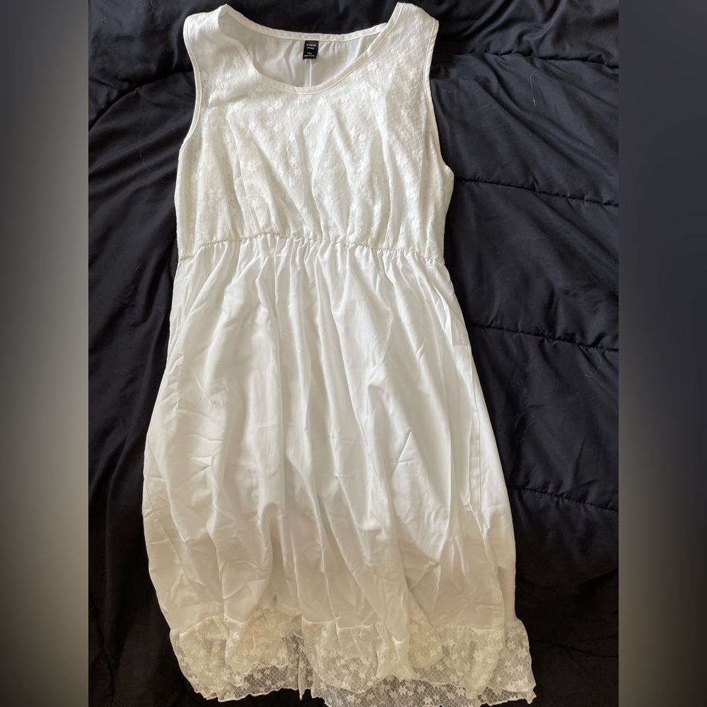 XL long white dress (lightly warn)